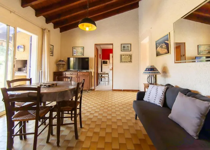 Semesterbostad Maison Cri-cri A